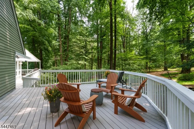 30 Poor Farm Rd Hopewell, NJ 08534