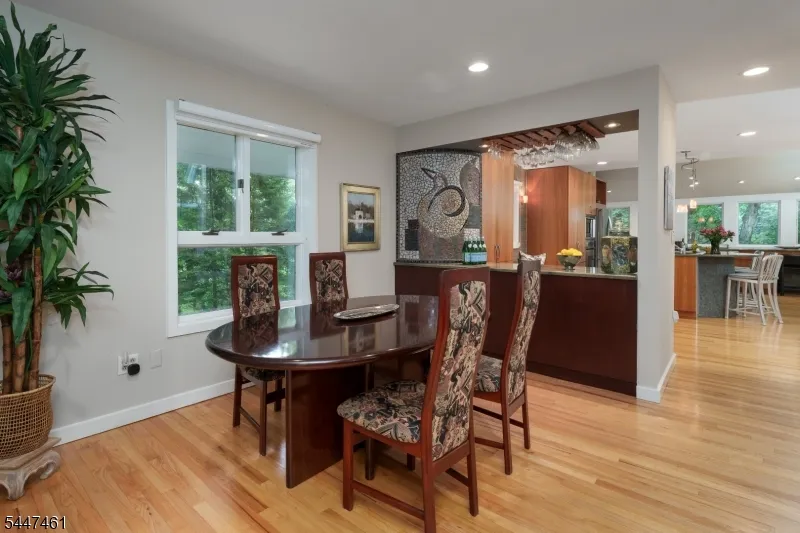 30 Poor Farm Rd Hopewell, NJ 08534