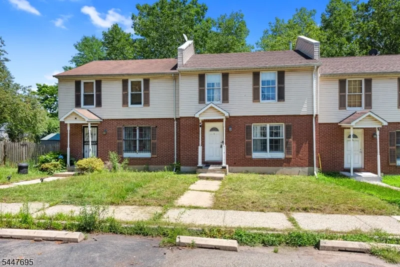 4 Dandridge Dr Newark City, NJ 07108