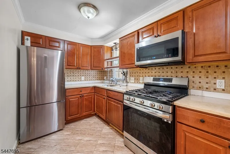 4 Dandridge Dr Newark City, NJ 07108
