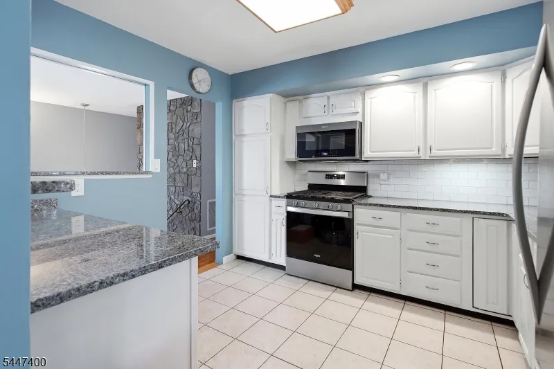 38 Brunswick Dr Howell, NJ 07731