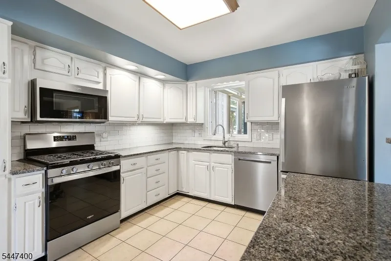38 Brunswick Dr Howell, NJ 07731