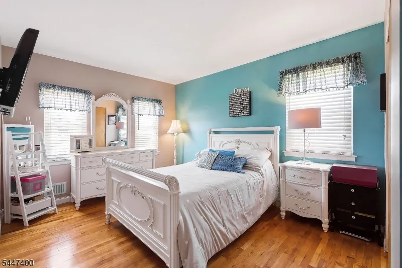 38 Brunswick Dr Howell, NJ 07731