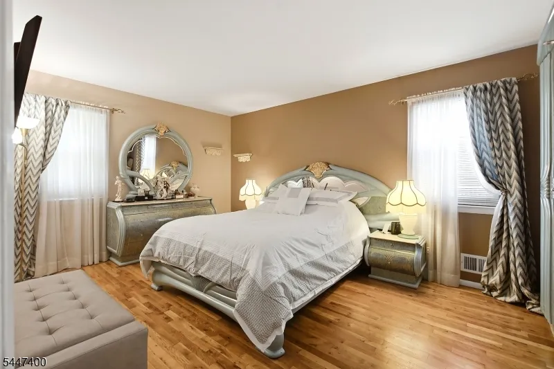 38 Brunswick Dr Howell, NJ 07731