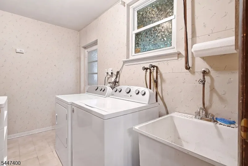 38 Brunswick Dr Howell, NJ 07731