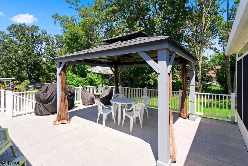 38 Brunswick Dr Howell, NJ 07731