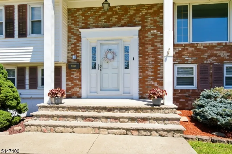 38 Brunswick Dr Howell, NJ 07731