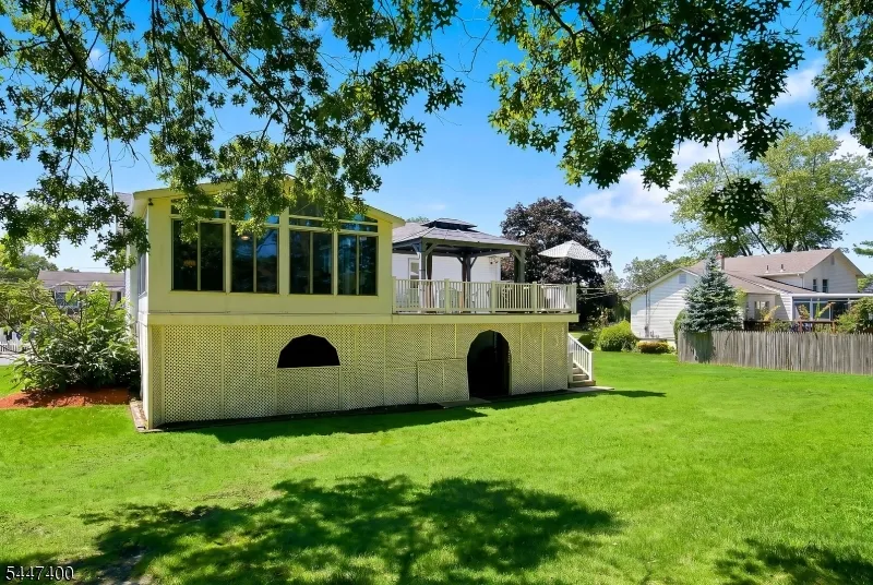 38 Brunswick Dr Howell, NJ 07731