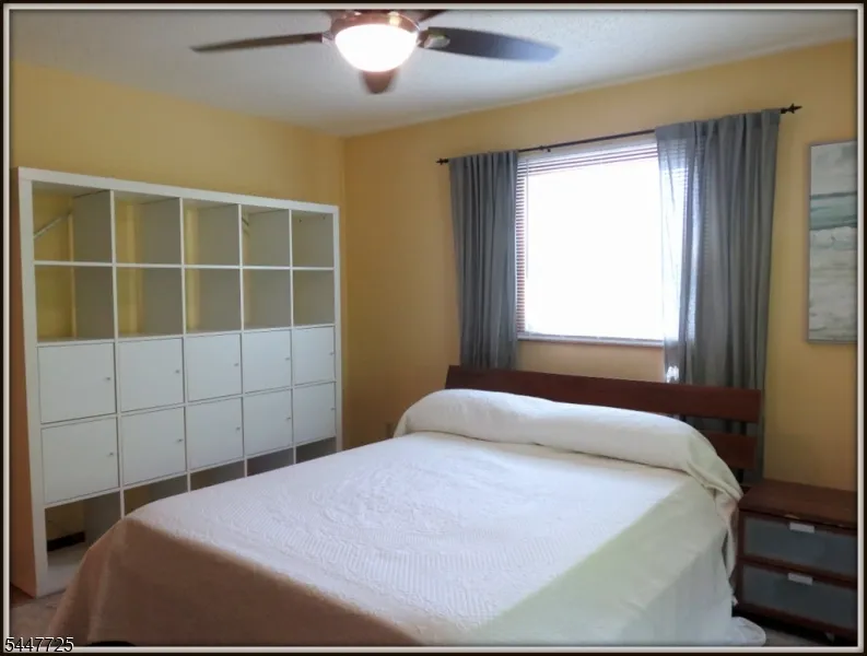 903 Dove Island Rd Stillwater, NJ 07860