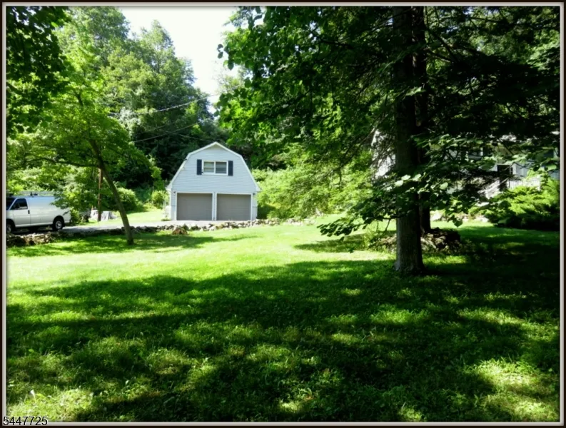 903 Dove Island Rd Stillwater, NJ 07860