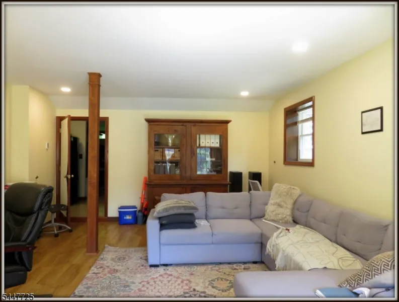 903 Dove Island Rd Stillwater, NJ 07860
