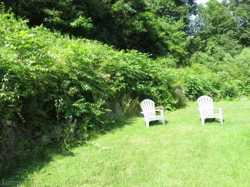 903 Dove Island Rd Stillwater, NJ 07860