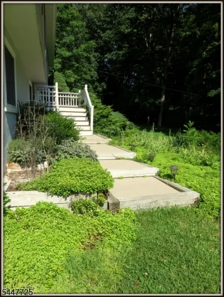 903 Dove Island Rd Stillwater, NJ 07860