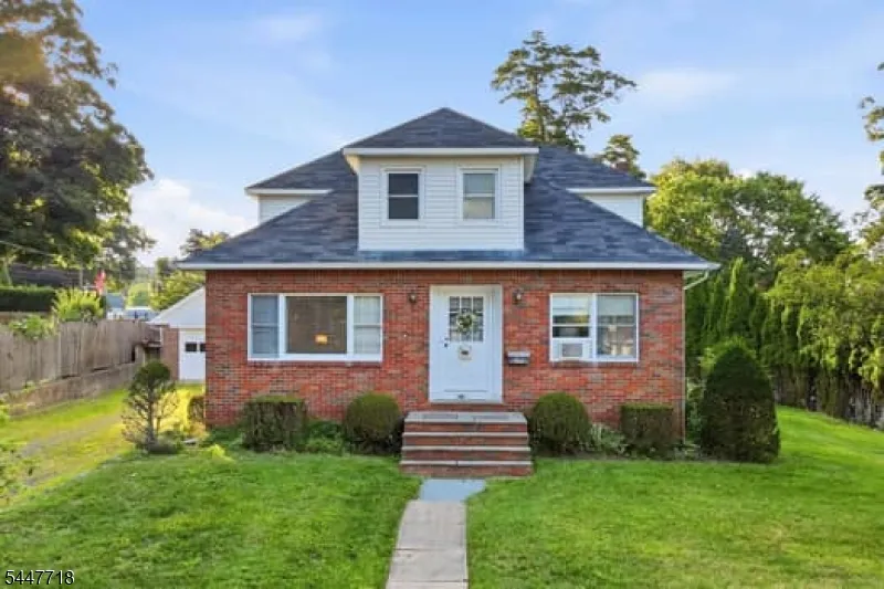 309 Erie Ave Midland Park, NJ 07432