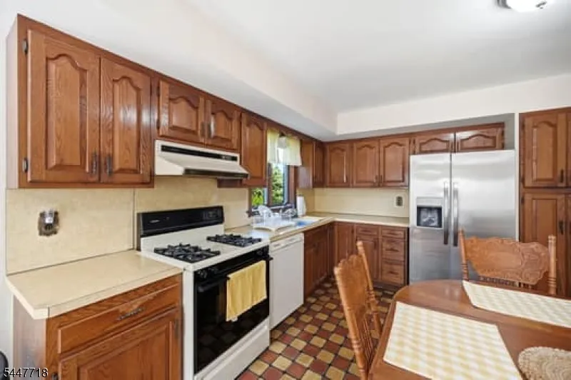 309 Erie Ave Midland Park, NJ 07432