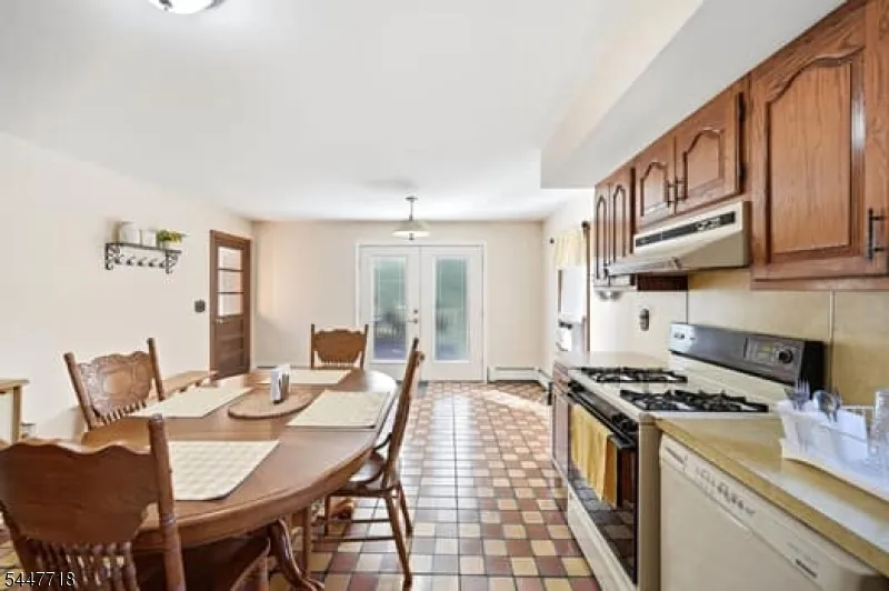 309 Erie Ave Midland Park, NJ 07432