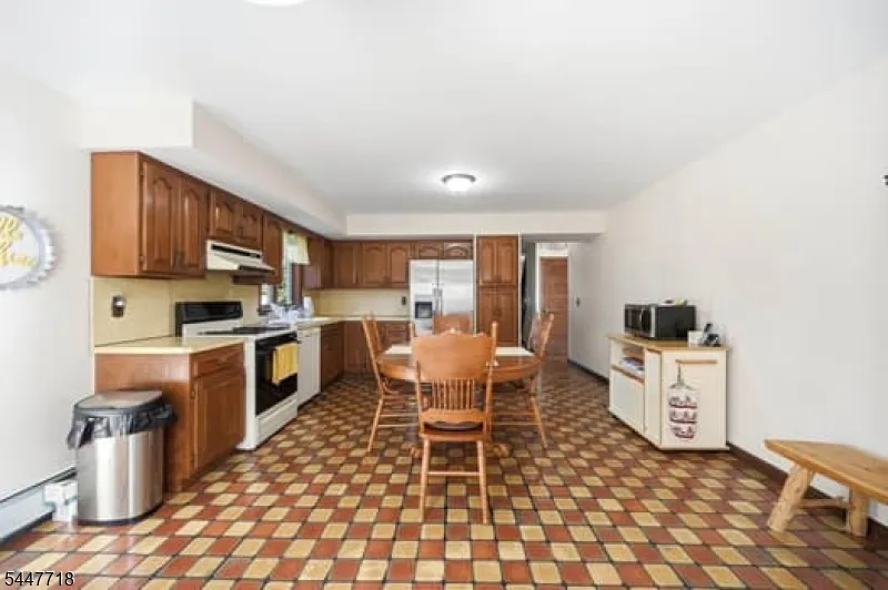 309 Erie Ave Midland Park, NJ 07432