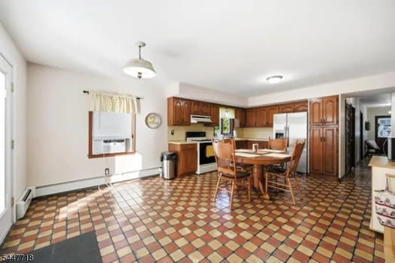 309 Erie Ave Midland Park, NJ 07432
