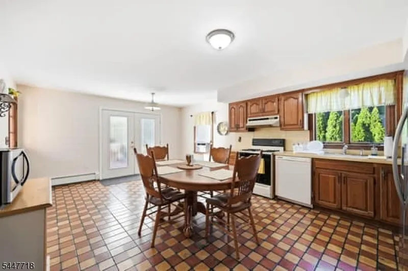 309 Erie Ave Midland Park, NJ 07432