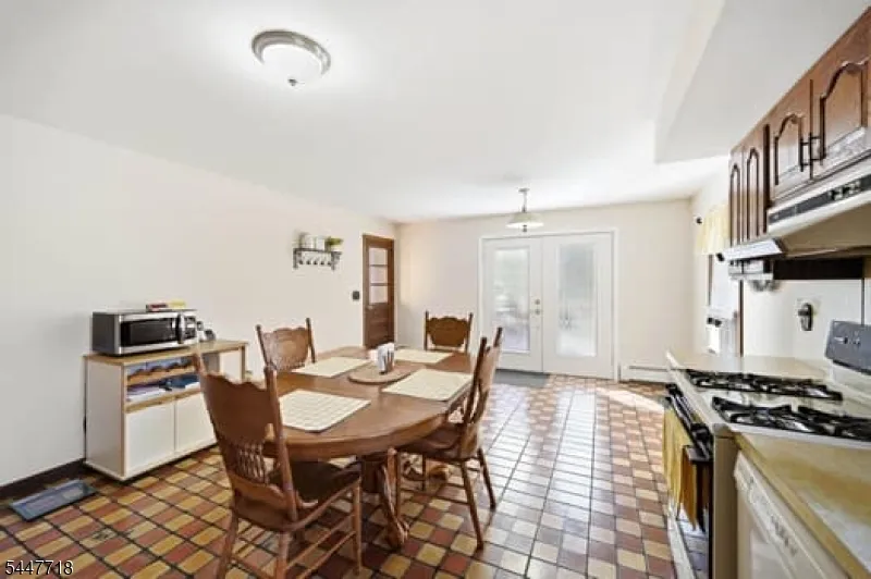 309 Erie Ave Midland Park, NJ 07432