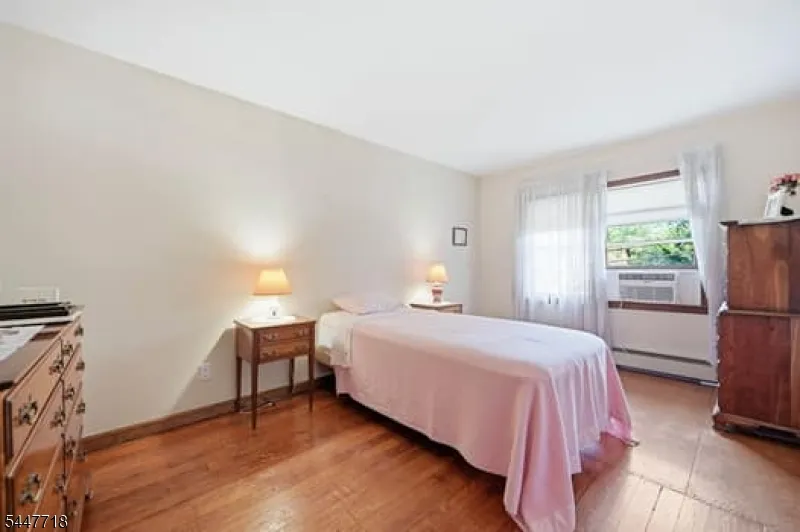 309 Erie Ave Midland Park, NJ 07432