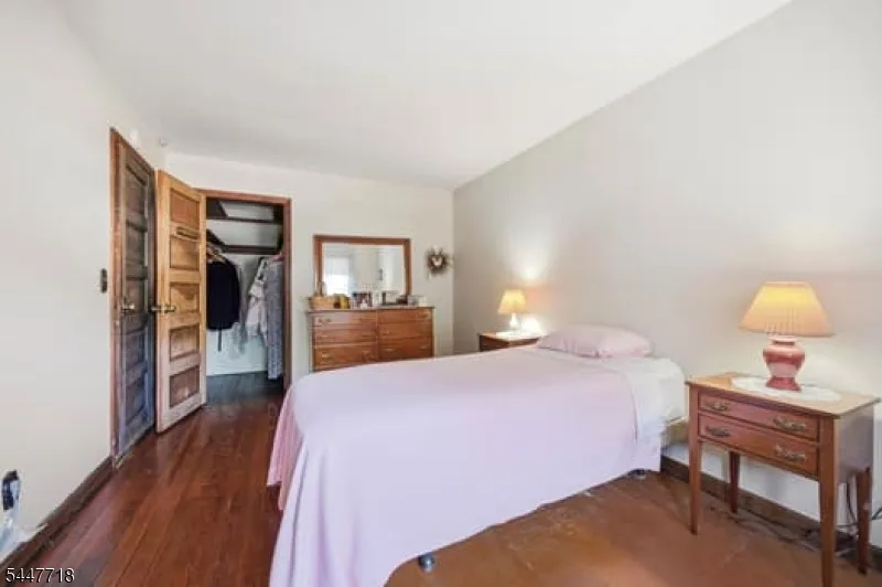 309 Erie Ave Midland Park, NJ 07432