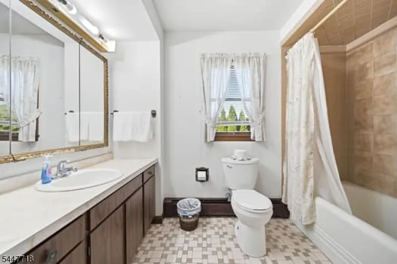 309 Erie Ave Midland Park, NJ 07432