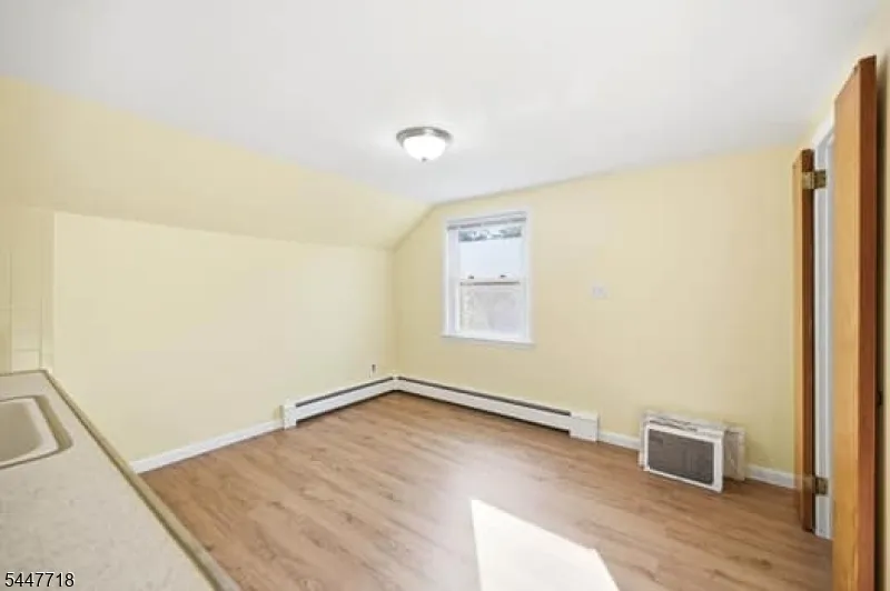 309 Erie Ave Midland Park, NJ 07432