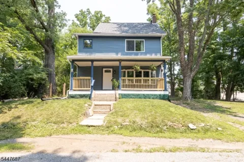 30 Henderson St