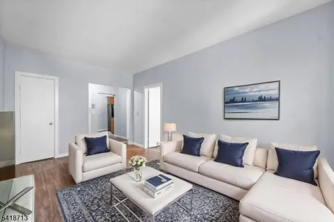 250 Clendenny Ave #4 Unit 4