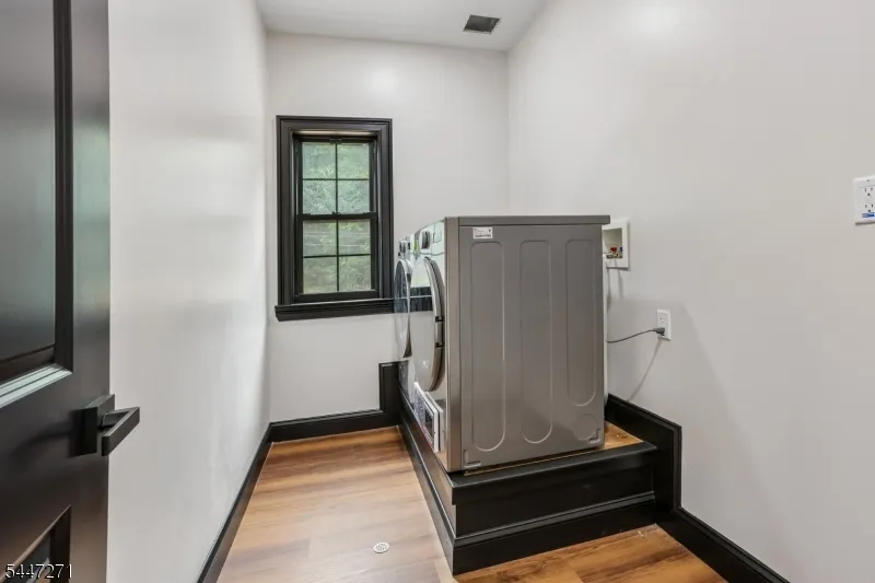 49 Northwood Rd Hopatcong, NJ 07849