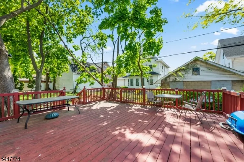 42 Scheerer Ave Newark City, NJ 07112