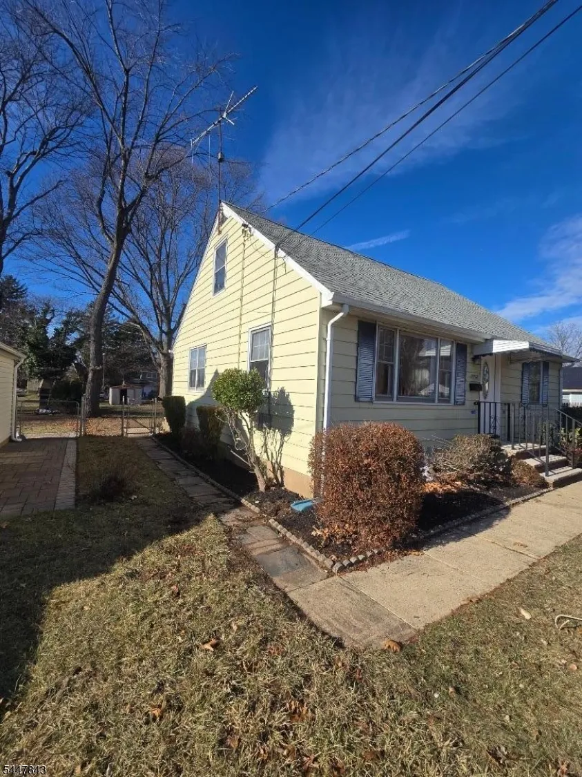 1712 Kenyon Ave South Plainfield, NJ 07080