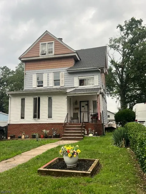 224 W 3Rd Ave