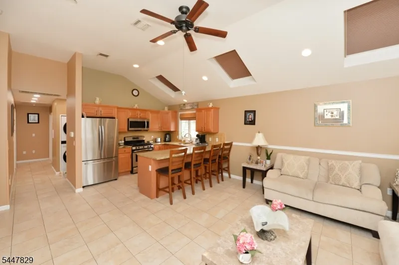 120 Corabelle Ave Lodi, NJ 07644
