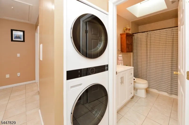 120 Corabelle Ave Lodi, NJ 07644