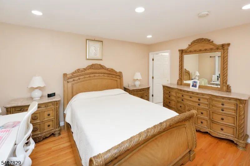 120 Corabelle Ave Lodi, NJ 07644