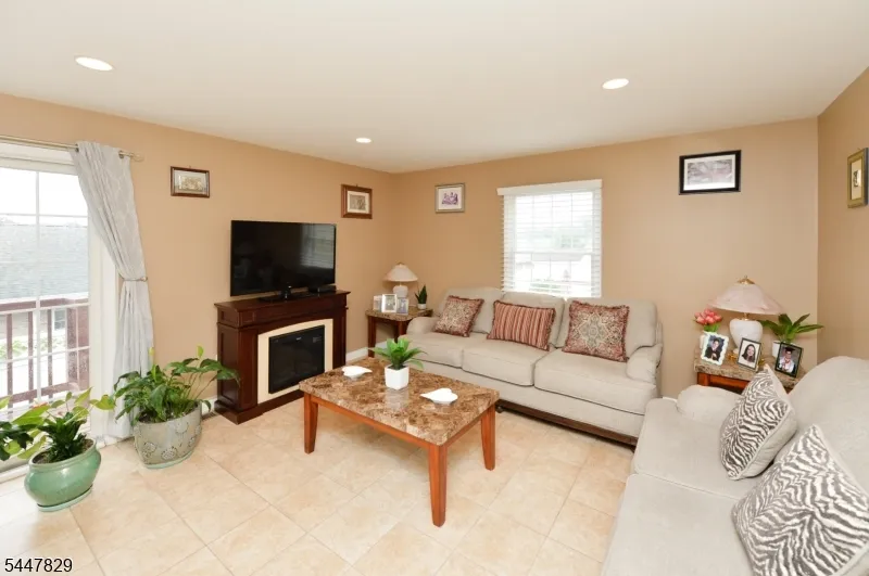 120 Corabelle Ave Lodi, NJ 07644