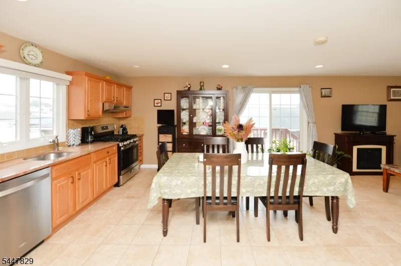 120 Corabelle Ave Lodi, NJ 07644