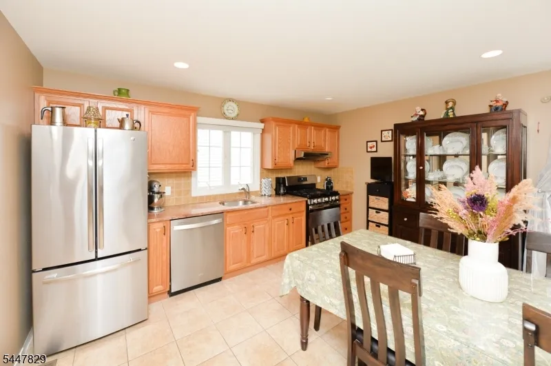 120 Corabelle Ave Lodi, NJ 07644