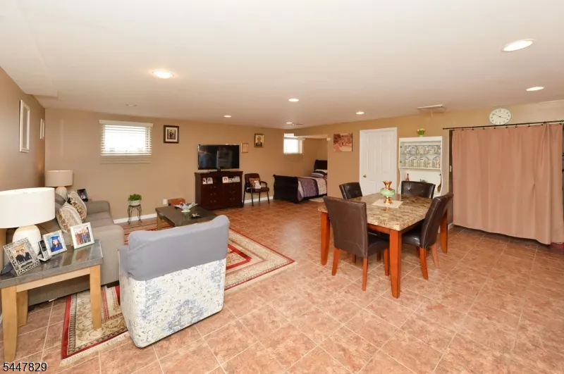 120 Corabelle Ave Lodi, NJ 07644