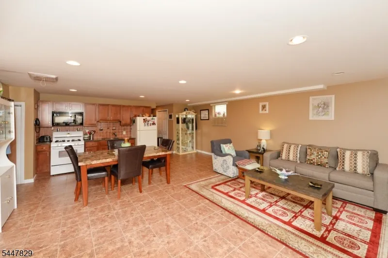 120 Corabelle Ave Lodi, NJ 07644