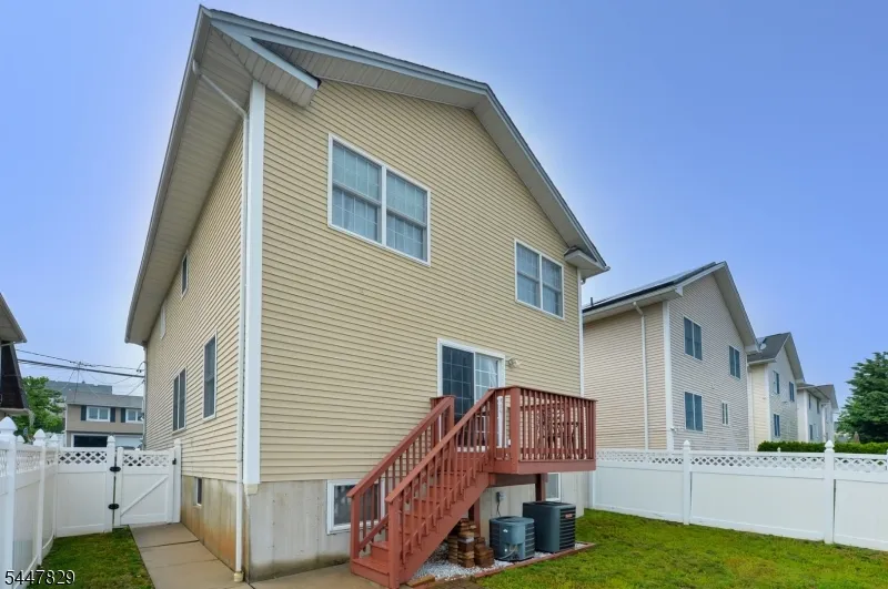 120 Corabelle Ave Lodi, NJ 07644