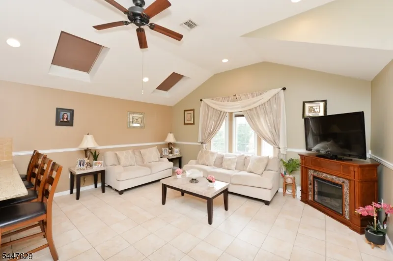 120 Corabelle Ave Lodi, NJ 07644