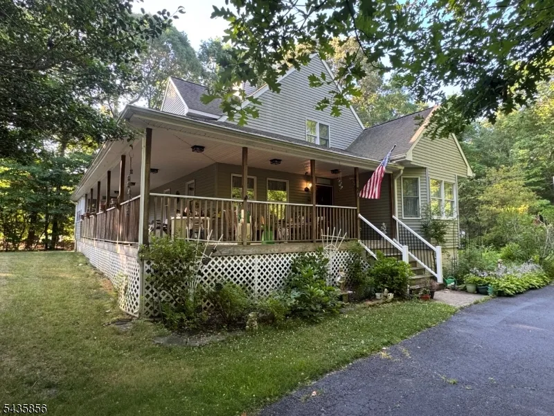 7 W Woodland Ave Middle, NJ 08210