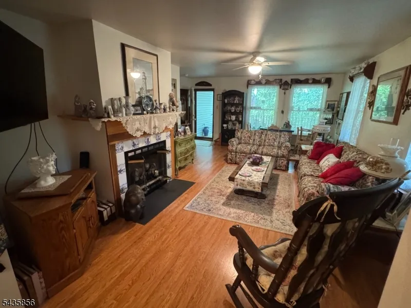 7 W Woodland Ave Middle, NJ 08210