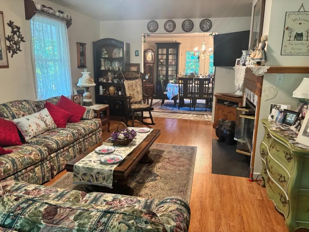 7 W Woodland Ave Middle, NJ 08210