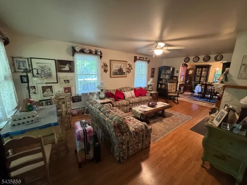 7 W Woodland Ave Middle, NJ 08210