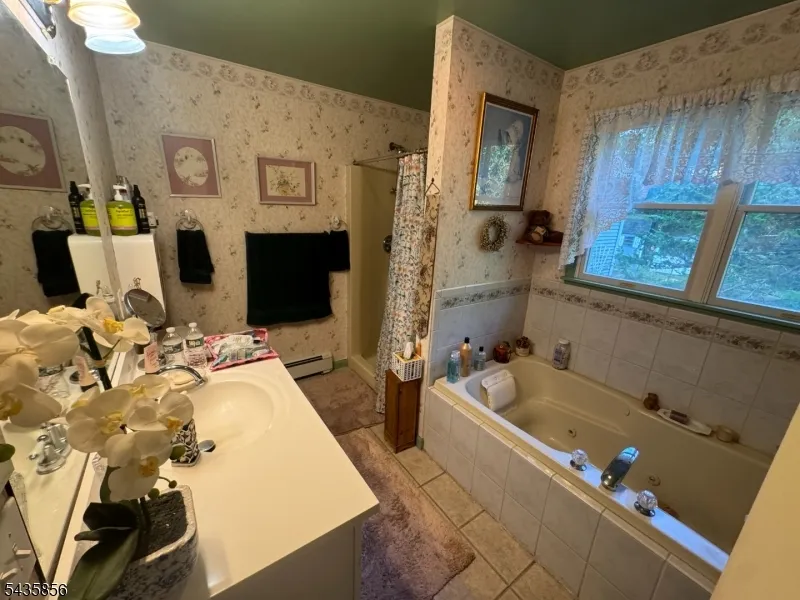 7 W Woodland Ave Middle, NJ 08210