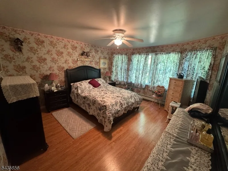 7 W Woodland Ave Middle, NJ 08210